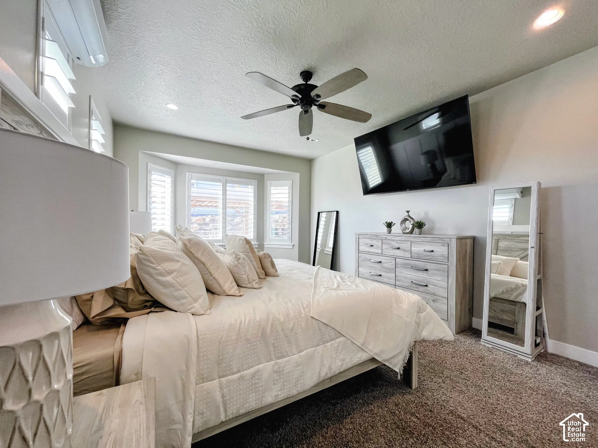 Recessed lighting with a ceiling fan