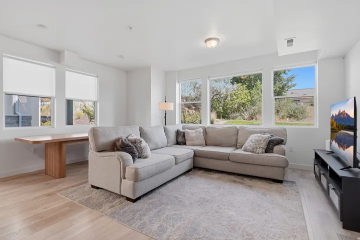 8373 S Iris Lumi Ln, Midvale, Utah 84047