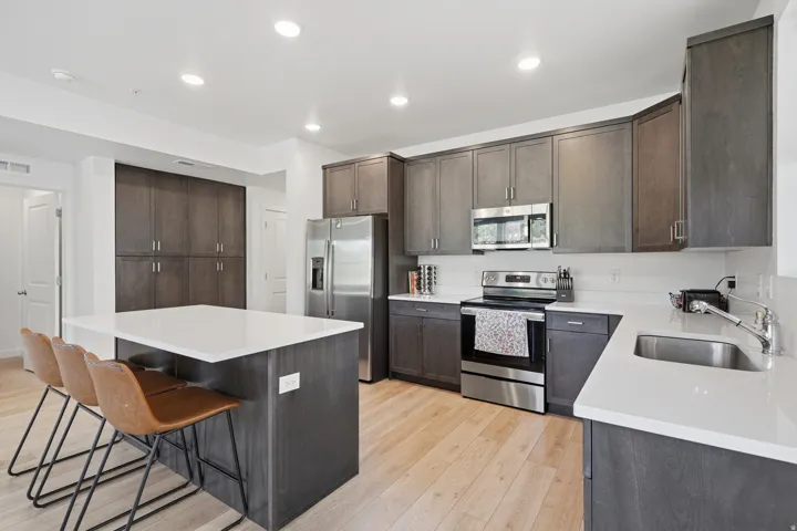 8373 S Iris Lumi Ln, Midvale, Utah 84047