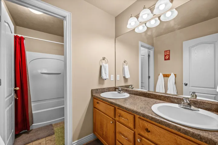 843 W 2400 N, West Bountiful, Utah 84087
