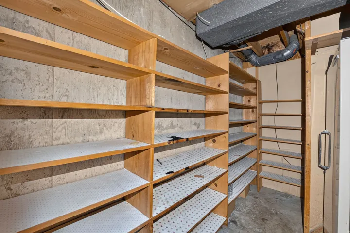 Cold storage room for food & wine