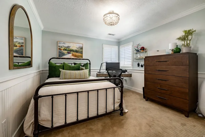 1026 E Springwood Dr, North Salt Lake, Utah 84054