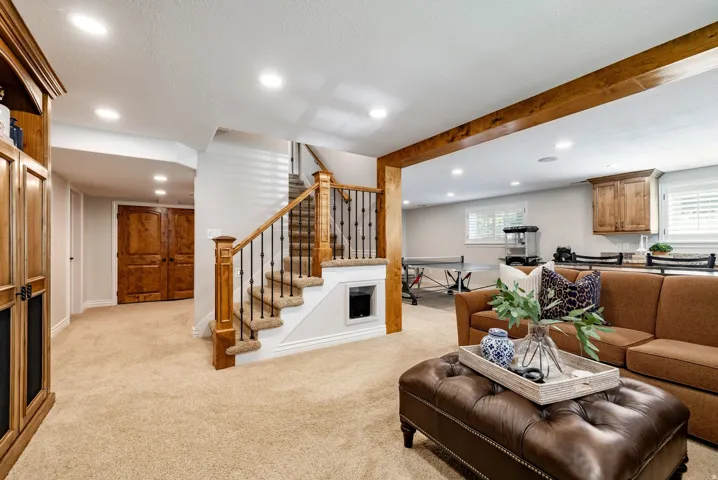 1026 E Springwood Dr, North Salt Lake, Utah 84054