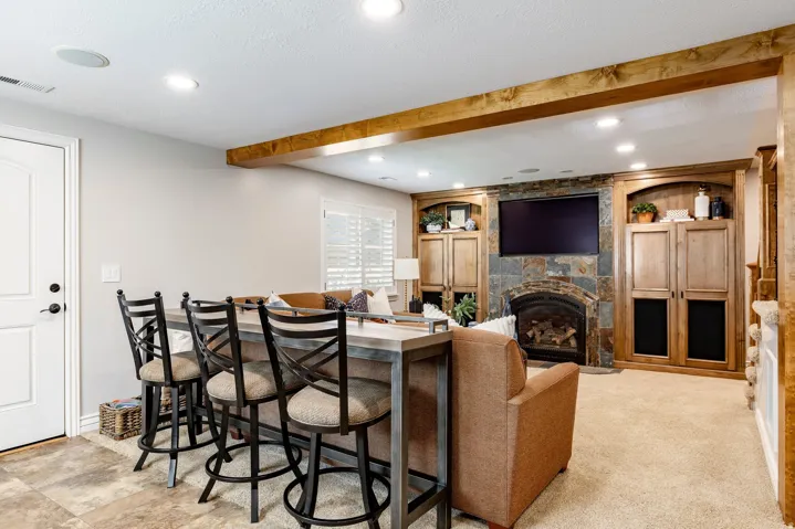 1026 E Springwood Dr, North Salt Lake, Utah 84054
