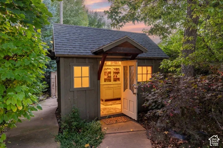 Garden shed