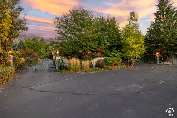 2238 E Cottonwood Cove Ln, Cottonwood Heights, Utah 84121
