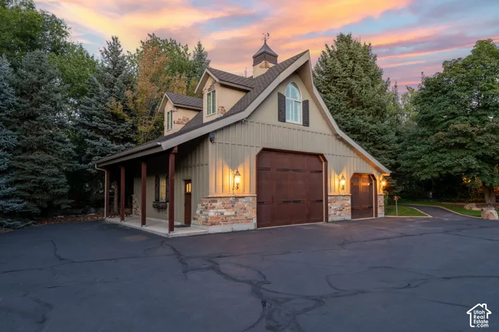 Detached 3 car garage, RV parking
