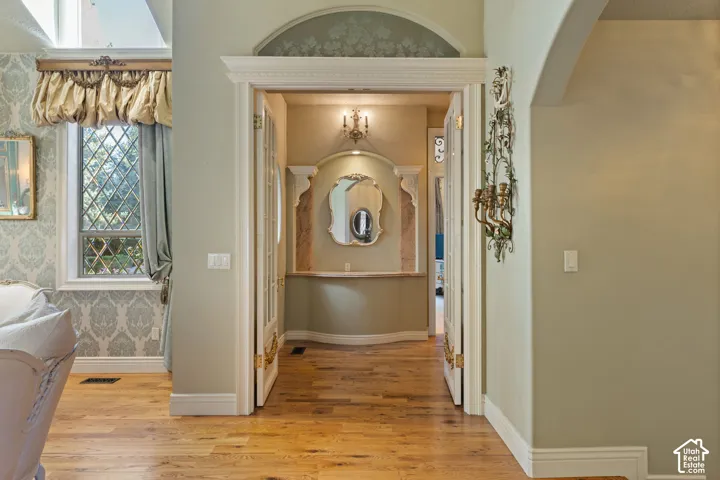 Entrance to primary suite