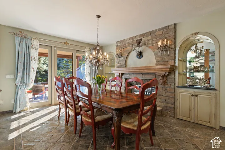 Dining area by kitchen