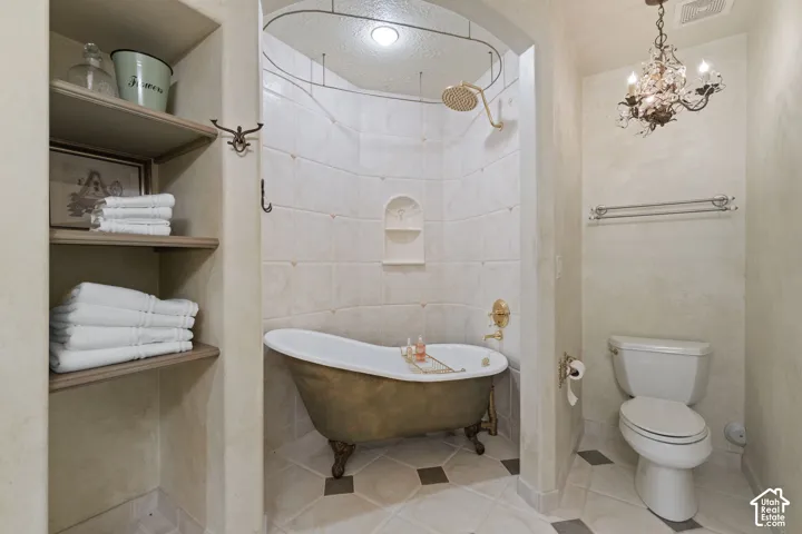 Ensuite bathroom for bedroom #4