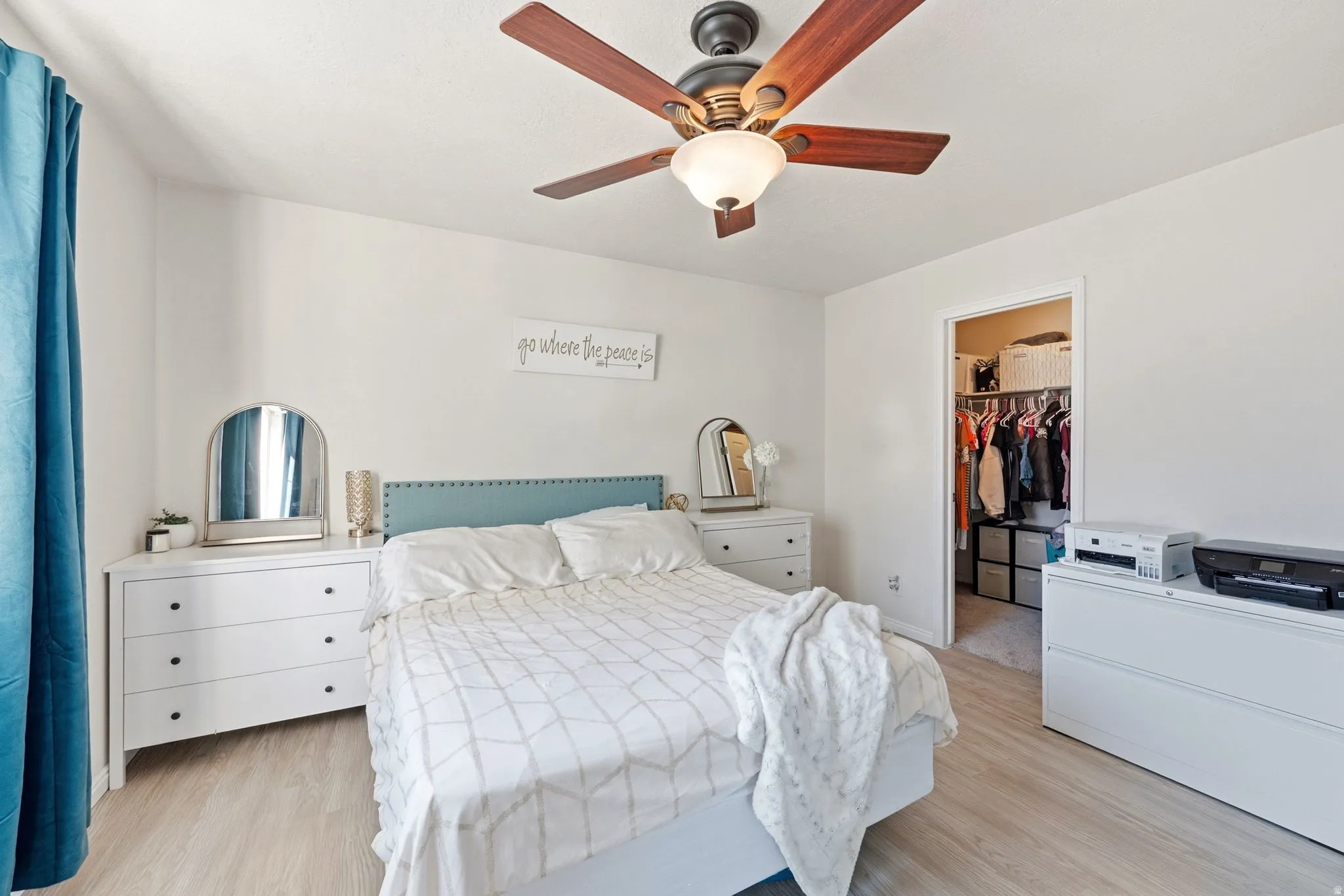 Recessed closet with integrated shelving