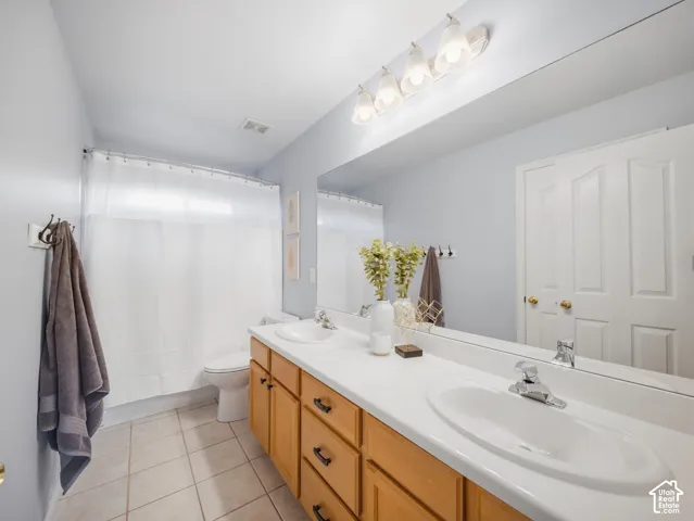 Guest Full Bathroom