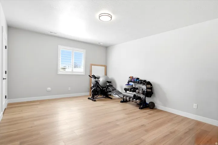 3287 W 2300 N, Clinton, Utah 84015