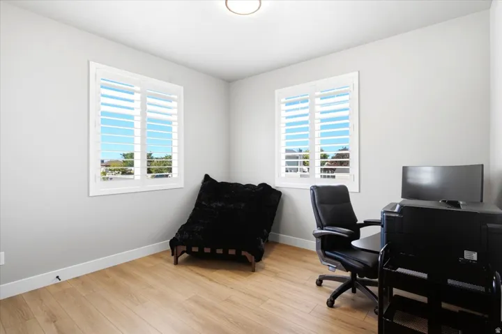 3287 W 2300 N, Clinton, Utah 84015