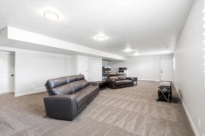 3287 W 2300 N, Clinton, Utah 84015