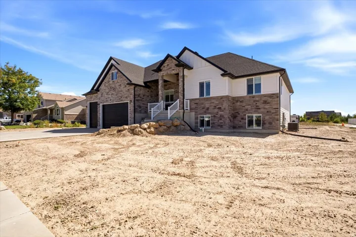 3287 W 2300 N, Clinton, Utah 84015