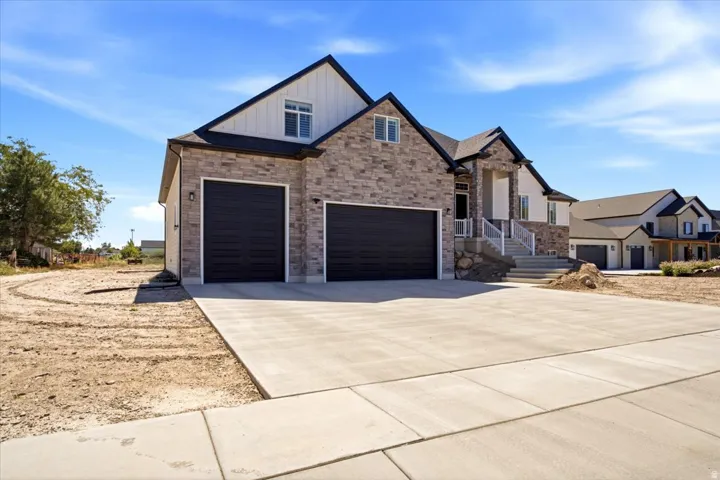 3287 W 2300 N, Clinton, Utah 84015