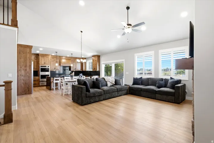 3287 W 2300 N, Clinton, Utah 84015