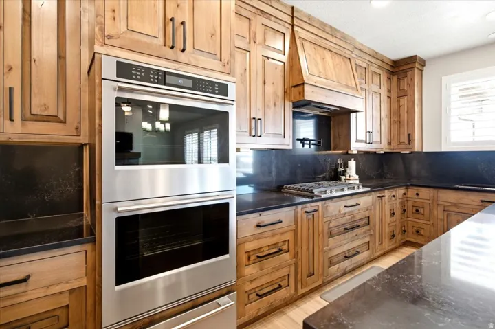 3287 W 2300 N, Clinton, Utah 84015