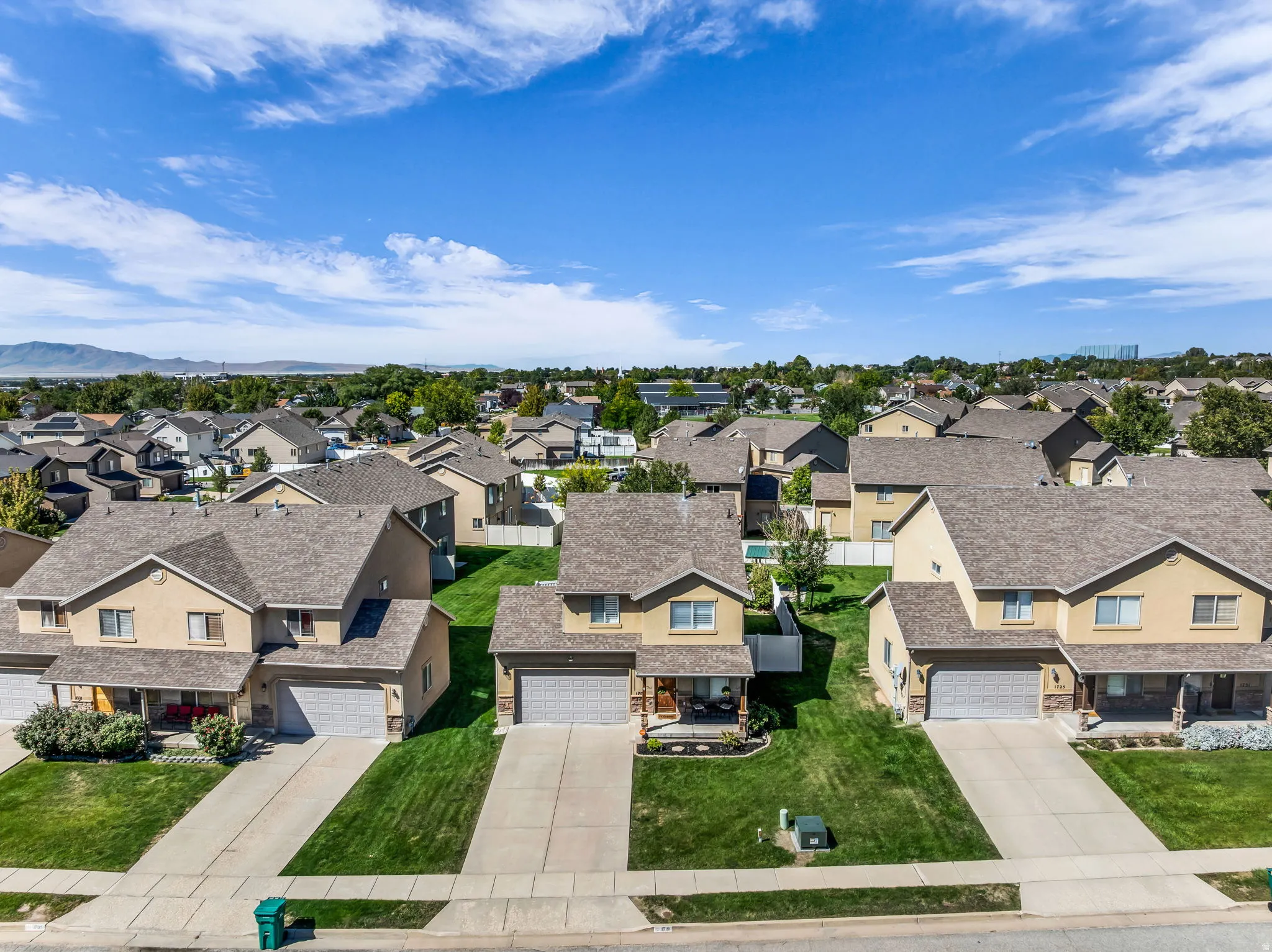 4 bedroom home in Layton