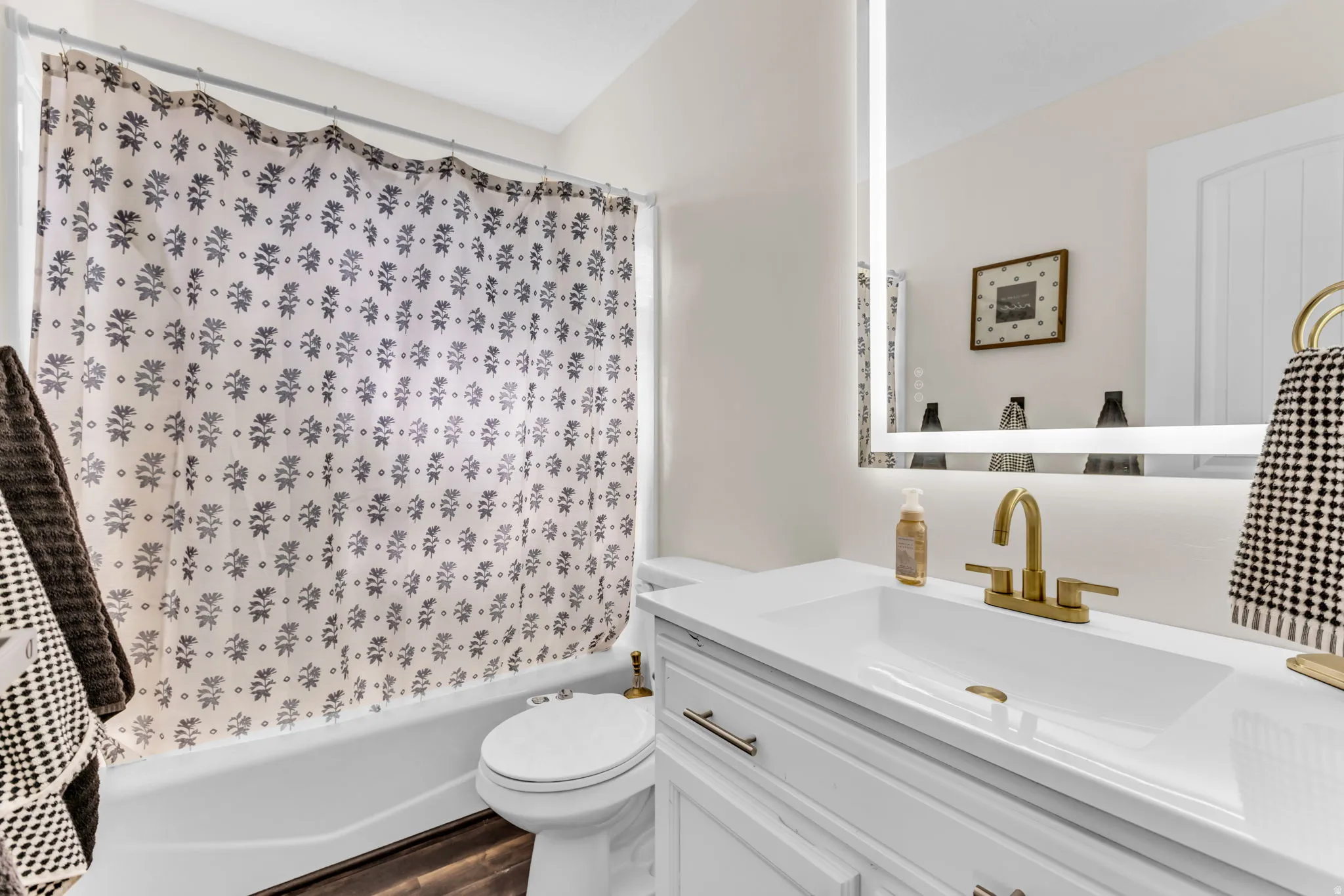 Full bathroom