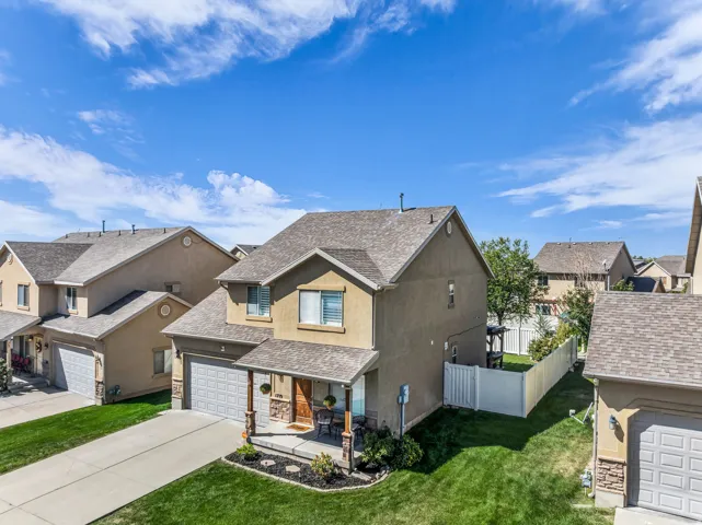 4 bedroom home in Layton