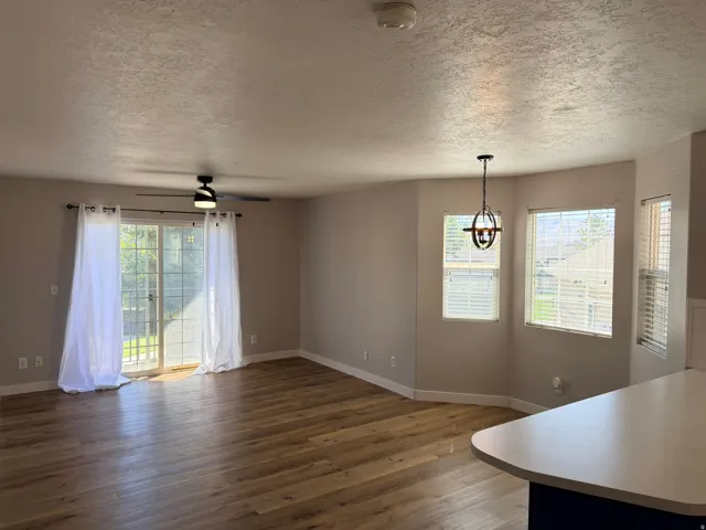 Dining room with bay window