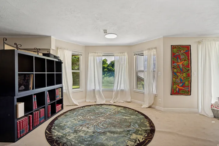 Bay window with multiple panes