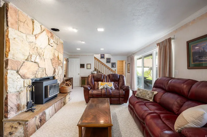 881 E Hillcrest Dr, Springville, Utah 84663