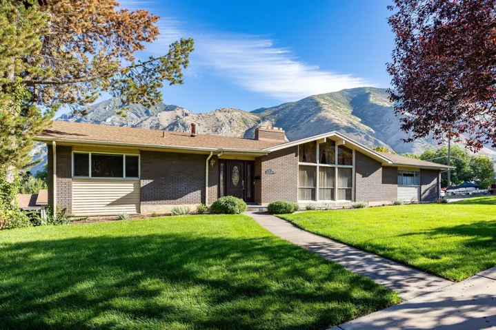 881 E Hillcrest Dr, Springville, Utah 84663