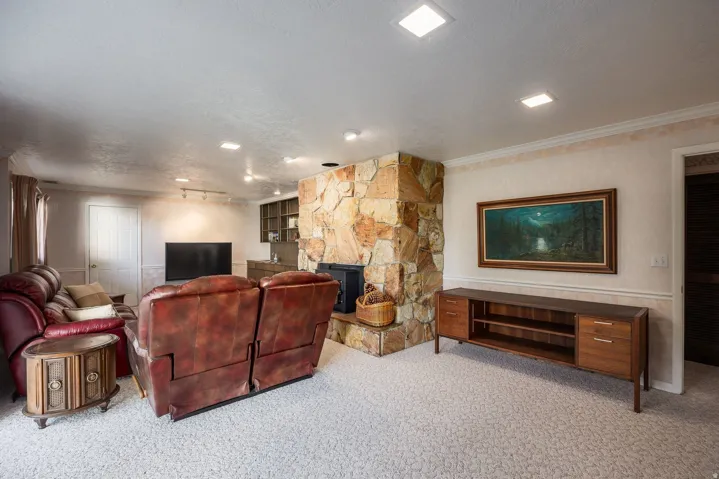 881 E Hillcrest Dr, Springville, Utah 84663