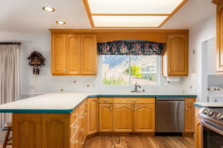 881 E Hillcrest Dr, Springville, Utah 84663