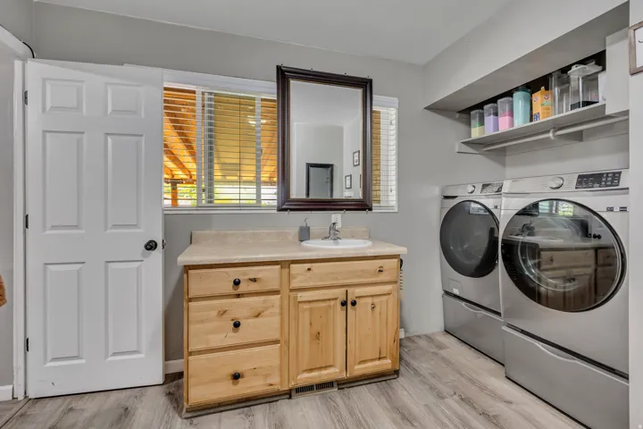 Owner Suite private bath and laundry hookups.