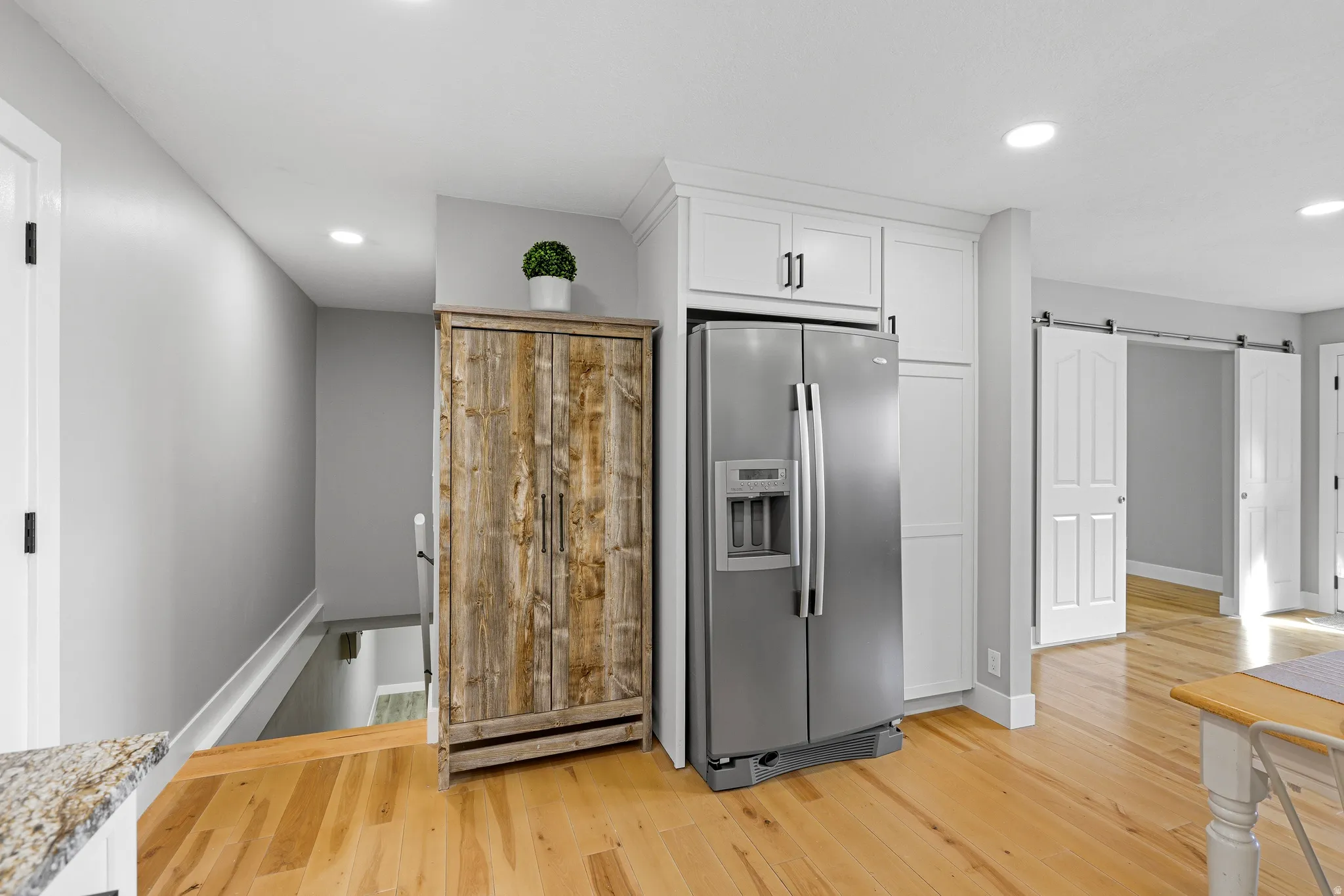 Side by Side refrigerator with ice & water in the door is included in the sale