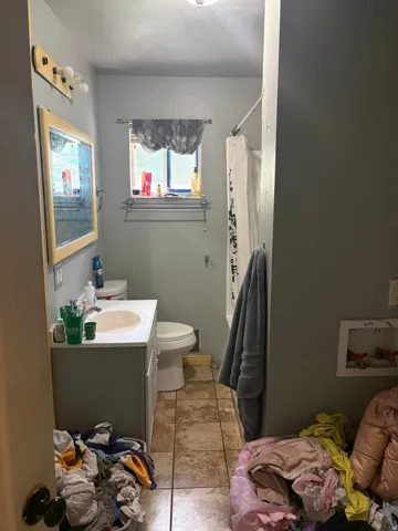 Bathroom with laundry hookups