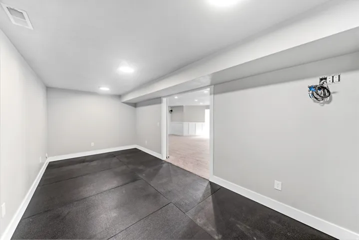 Gym (or great space for an office)