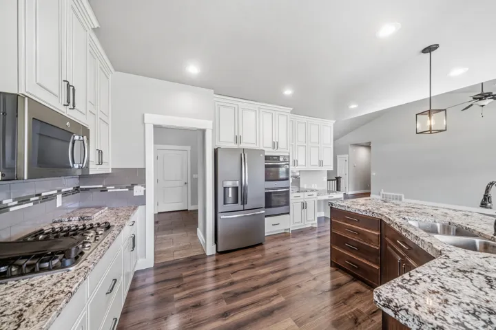 Kitchen - gas stove and double oven