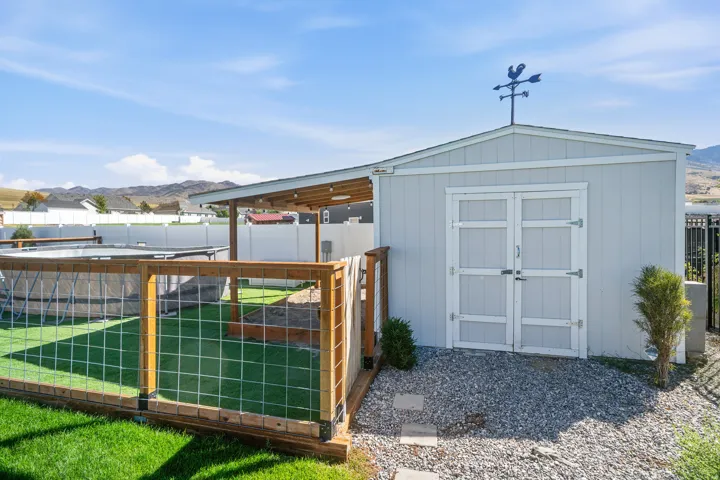 Storage shed