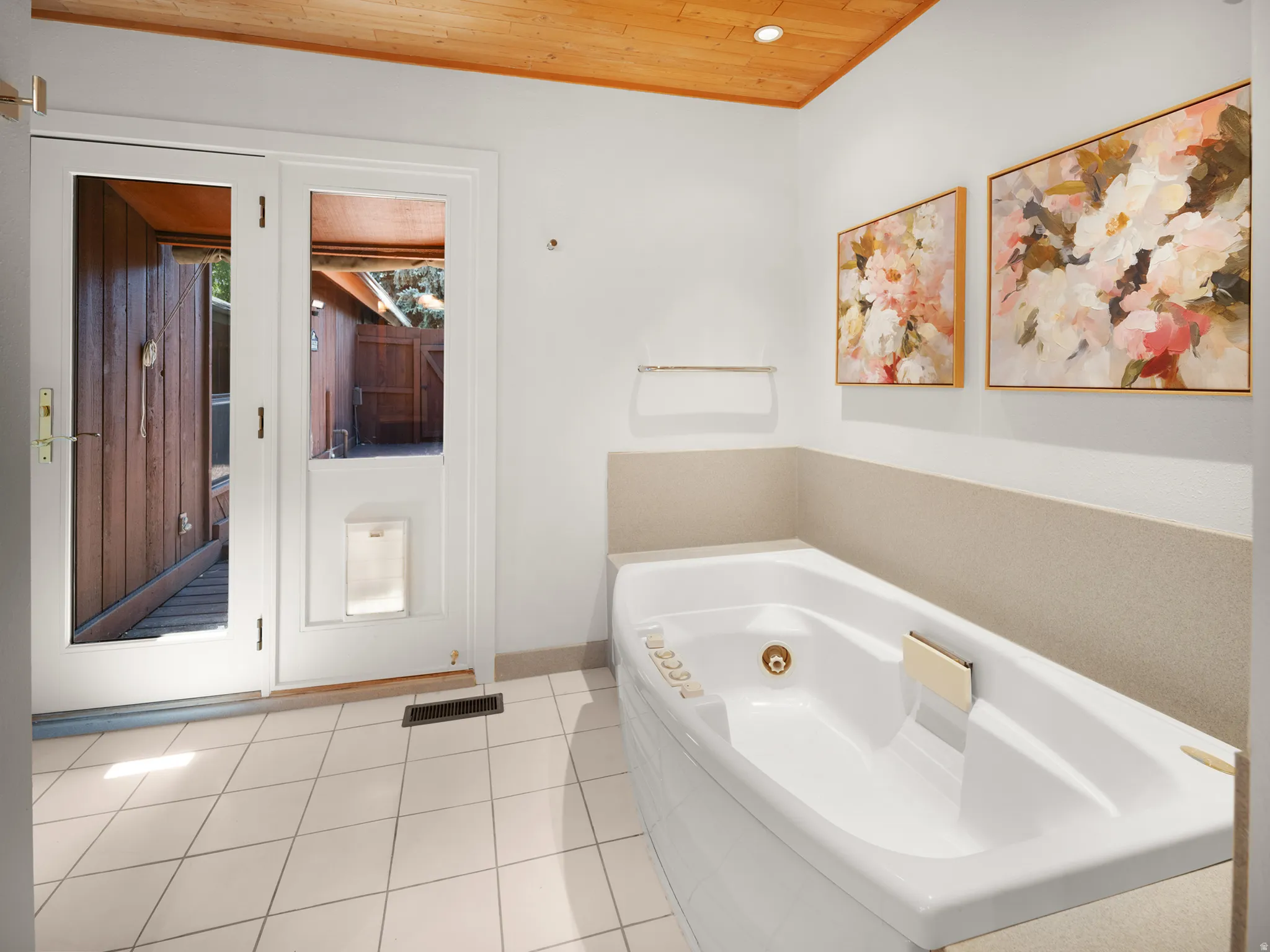 Access to private outdoor space