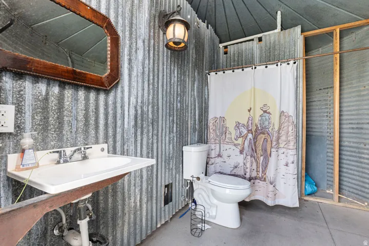 Corrugated metal wall finish