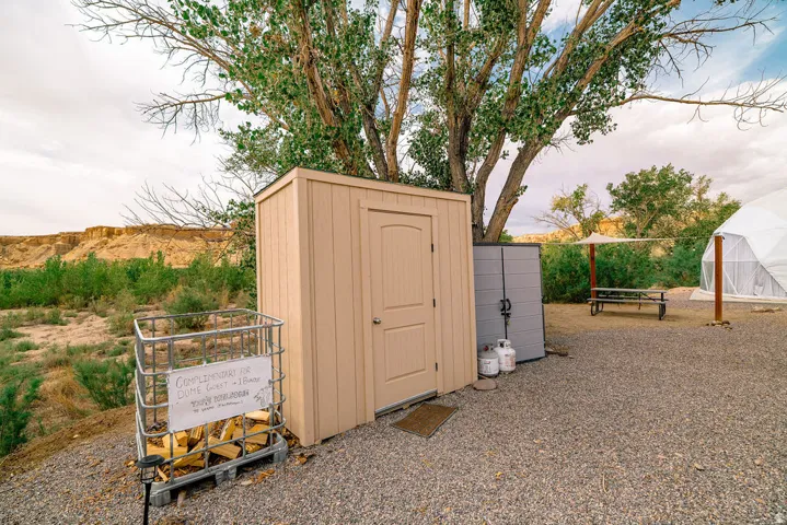 7650 E Sr 24 Giles Rd, Caineville, Utah 84775