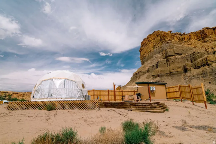 7650 E Sr 24 Giles Rd, Caineville, Utah 84775