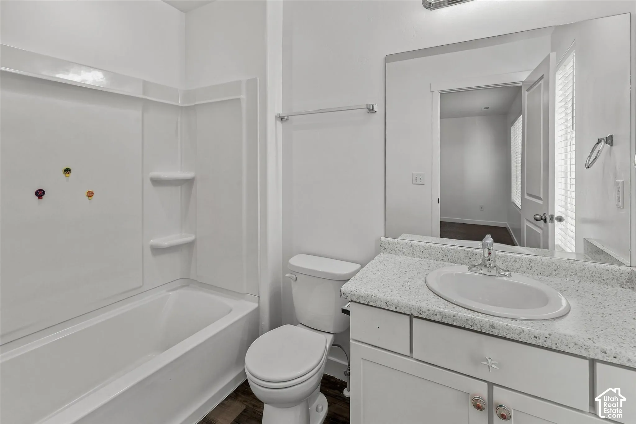 Bathroom 3 (Upper Level)