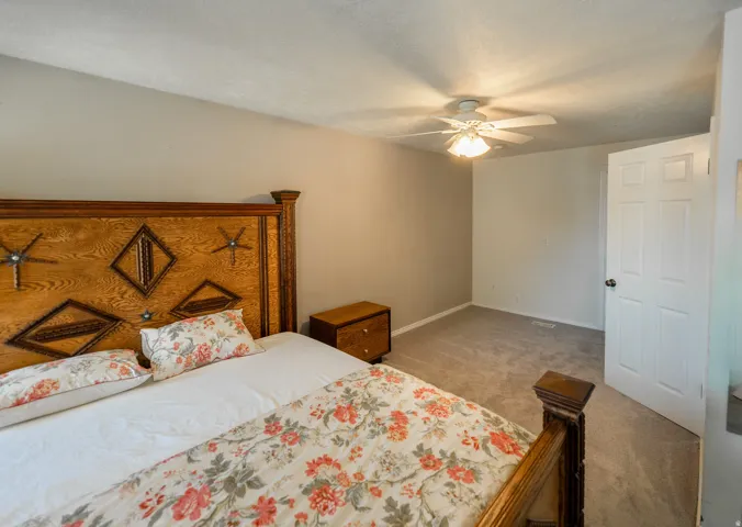 Recessed ceiling fan with light fixture