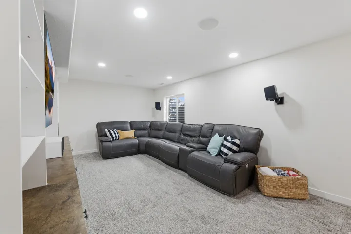 696 W 1960 N, Clinton, Utah 84015