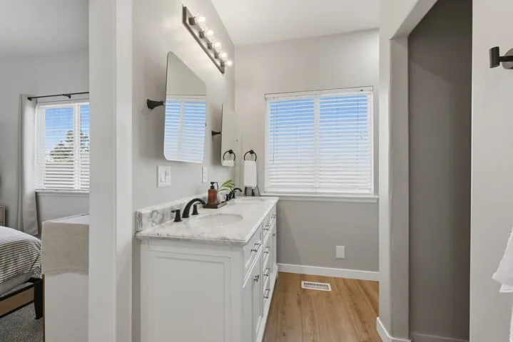 696 W 1960 N, Clinton, Utah 84015