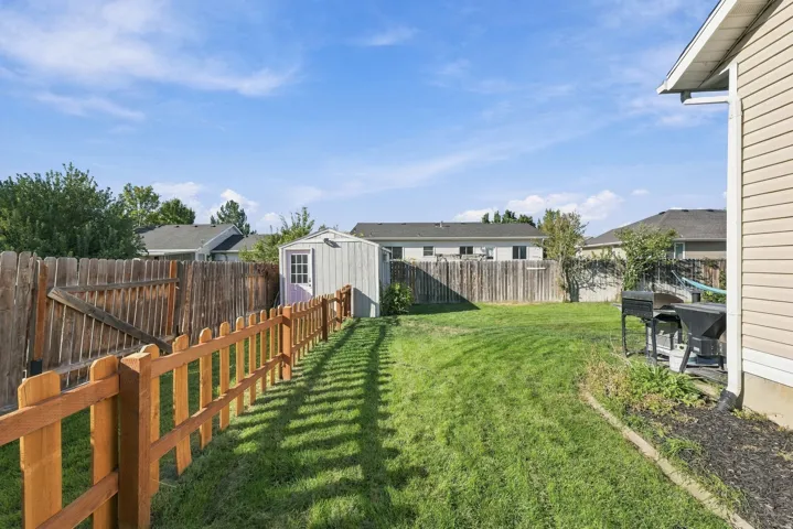 696 W 1960 N, Clinton, Utah 84015