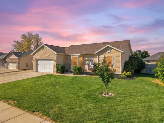 696 W 1960 N, Clinton, Utah 84015