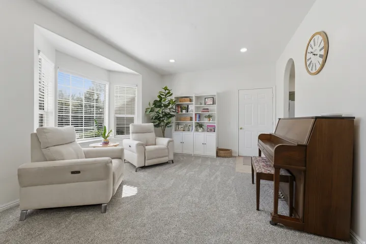 696 W 1960 N, Clinton, Utah 84015