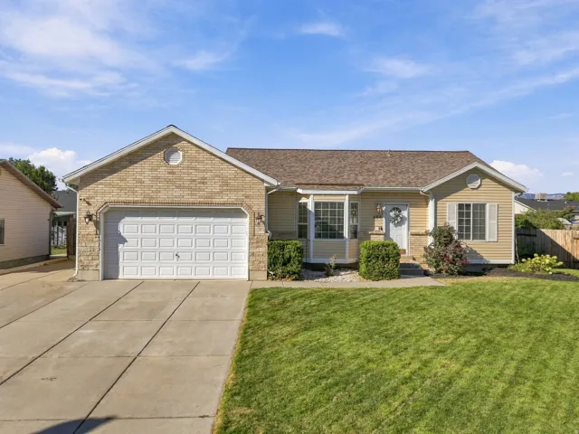 696 W 1960 N, Clinton, Utah 84015